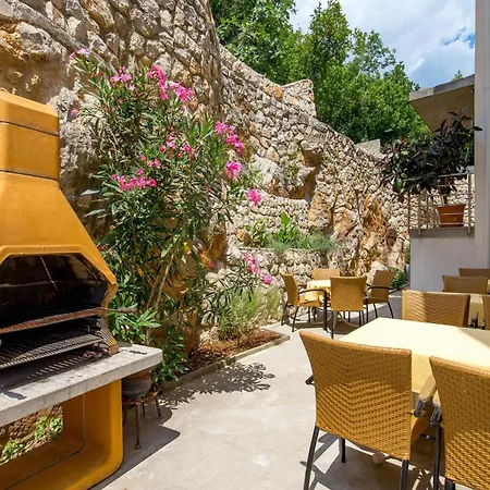 Appartamento Lovely In Mošćenička Draga